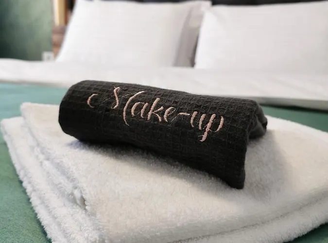 No 11 - Amarilia קונסטנצה