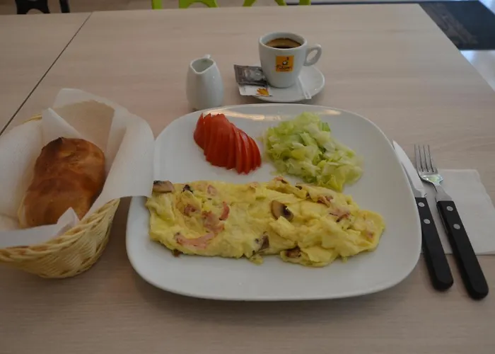 No 11 - Amarilia קונסטנצה