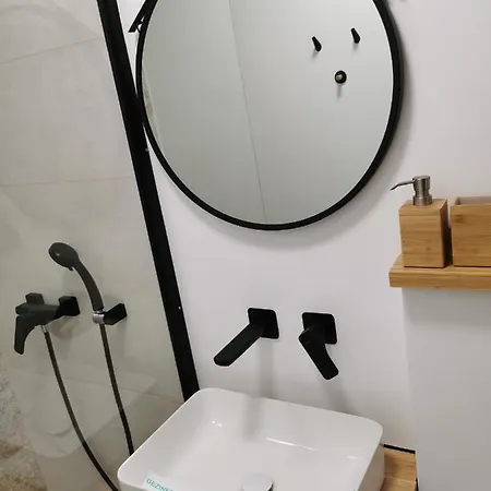 No 11 - Amarilia Констанца