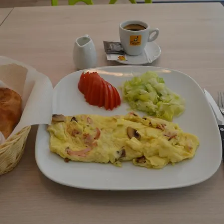 No 11 - Amarilia Констанца